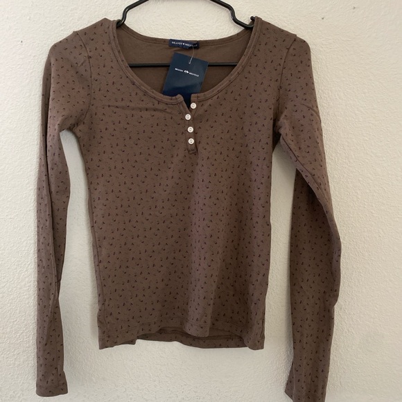 Brandy melville Zelly floral top - Picture 5 of 5